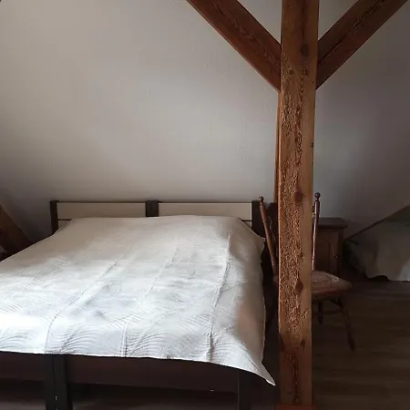 Bardzo Stara Szkola Apartmán Wojsk